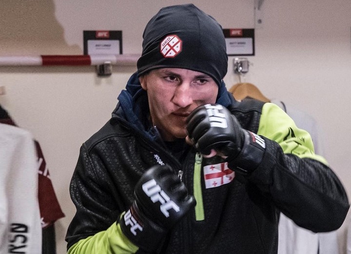 Bojovník UFC sa škaredo zranil pri otužovaní